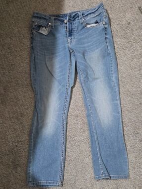 Knox Rose Size 8 Light Blue Denim Crop Jeans